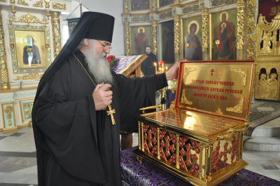 Принесение мощей новомучеников и исповедников Церкви Русской в Свято-Троицкий мужской монастырь г. Чебоксары.