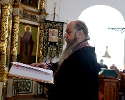 Божественная литургия. Апостол читает иг. Вениамин