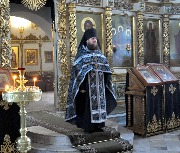 Игумен Тихон с проповедью о Страданиях Господа нашего Иисуса Христа.