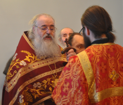 Память священномучеников Емилиана Киреева и Василия Покровского пресвитеров.