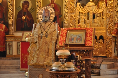 Неделя 4-я по Пасхе, о расслабленном.  День празднования перенесение мощей святителя и чудотворца Николая из Мир Ликийских в Бари.